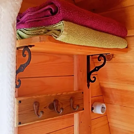 Camping Terra Del Congost - En La Naturaleza Frente Al Congost De Montrebei *