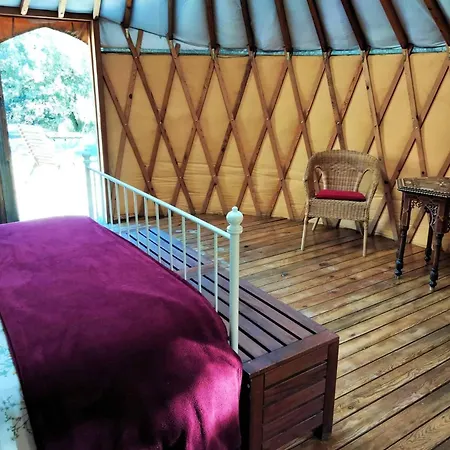 Camping Terra Del Congost - En La Naturaleza Frente Al Congost De Montrebei *